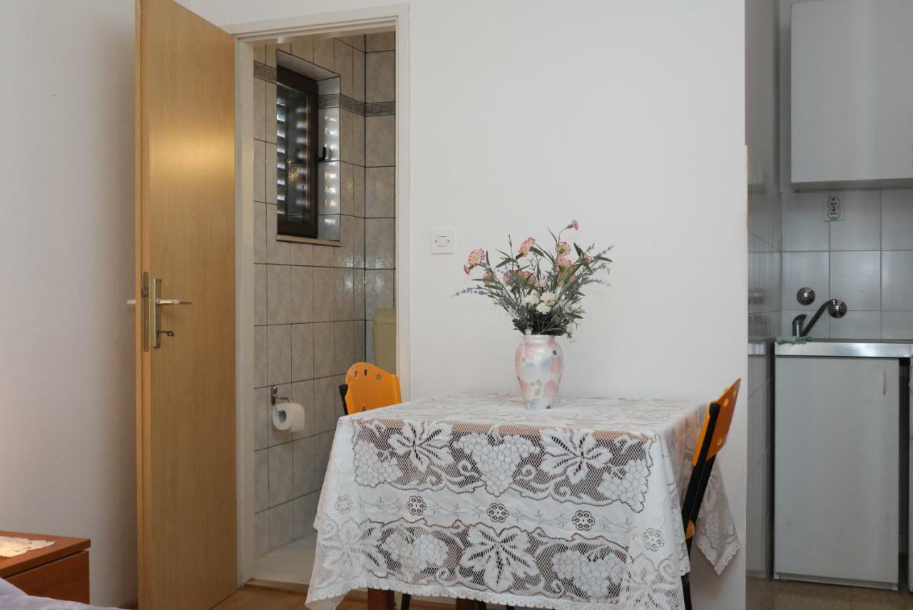 Studio Apartment Ana Supetar Exterior foto