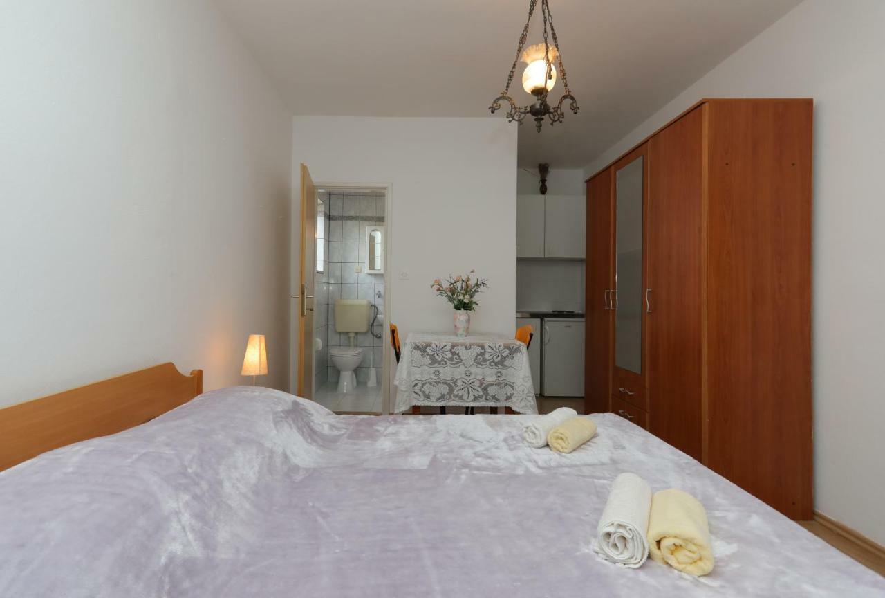 Studio Apartment Ana Supetar Exterior foto